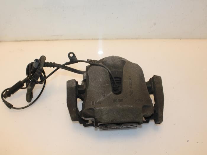 Remklauw (Tang) links-voor BMW X5 O116750, Auto-onderdelen, Remmen en Aandrijving