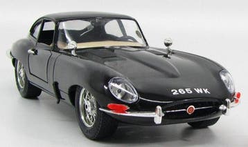 Bburago 1:18 - Modelauto - Jaguar E-Type coupé (1961), Hobby en Vrije tijd, Nieuw