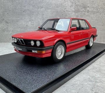 maxima 1:18 - Modelauto - BMW E28 M5 - Rood - Zeer zeldzaam!, Nieuw