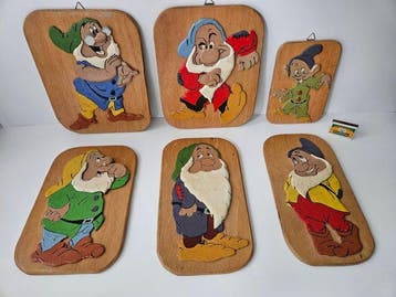 Beeldje - Handgemaakte Disney kabouters - Hout, Nieuw