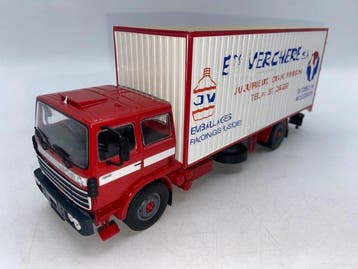 IXO, Hachette 1:43 - Model vrachtwagen (5) - Collectie, Hobby & Loisirs créatifs