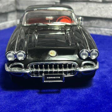 Autoart 1:18 - Modelauto - Chevrolet Corvette C1 (1959), Nieuw