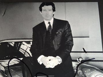 James Bond 007: GoldenEye - Pierce Brosnan with Aston Martin, Nieuw