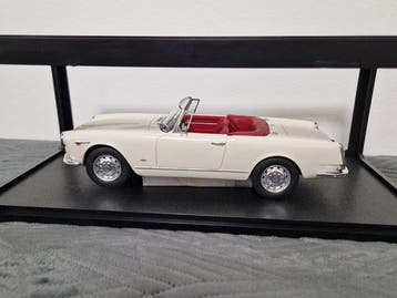 Cult Scale Models 1:18 - Voiture miniature - Alfa Romeo 2600, Nieuw