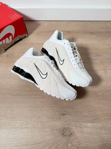 Nike - Shox R4 - Sneakers - Maat: EU 38 - Nieuw met tags, Kleding | Heren, Nieuw