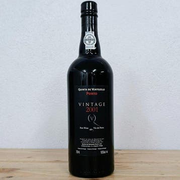 2001 Quinta de Ventozelo - Vintage Port - Gebotteld in 2003