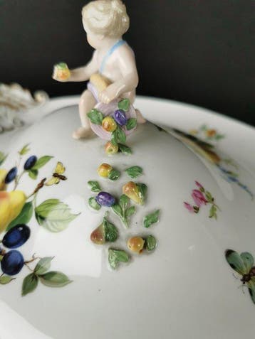 Meissen - Zuppiera con coperchio - frutta e fiori dipinto a, Antiek en Kunst
