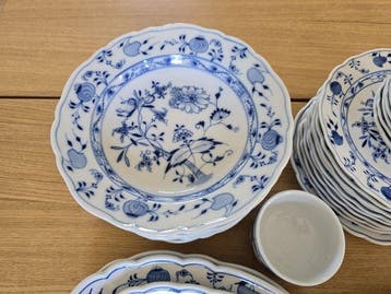 Zwiebelmuster / Blue Onion Dinner Service – 33 Pieces -, Antiek en Kunst