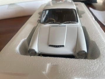 Autoart 1:18 - Voiture miniature - Lotus Cortina Mk I