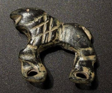 Oud-Romeins Brons Zoomorfisch legionair beeldje met een, Antiek en Kunst