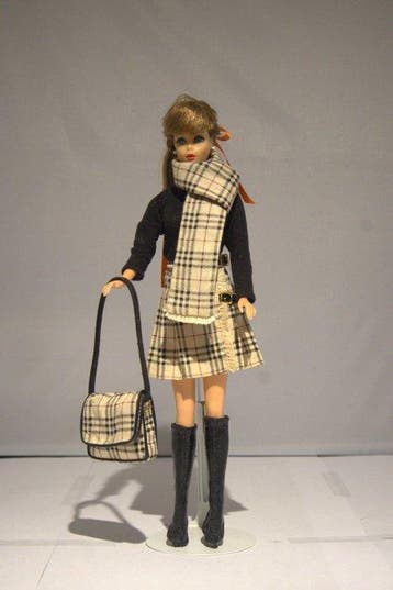 Barbie - Barbiepop Vintage Barbie – Burberry Fashion Set -