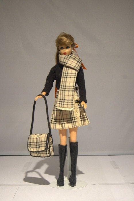 Barbie - Barbiepop Vintage Barbie – Burberry Fashion Set -, Antiek en Kunst, Antiek | Speelgoed