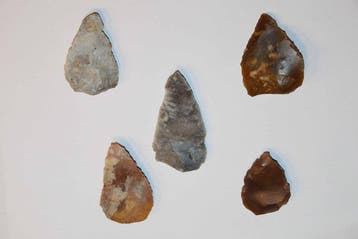 Paléolithique Silex Pointes - 82 mm (Sans prix de réserve)