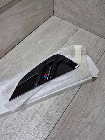 BMW M3 voorzijde spatbordlijst 51132469620, Verzenden, Gebruikt