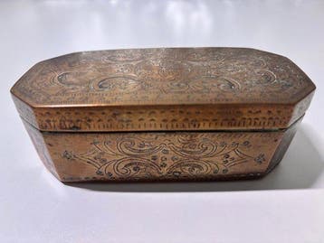 Boîte à tabac - cuivre - Bronze - XVIIIe-XIXe siècles