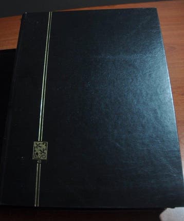 Accessoires - 4 gros stockbooks vides (32/64) avec des, Timbres & Monnaies
