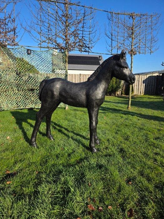 Beeld, XL: Black Horse - 143 cm - Hars - 2026, Antiek en Kunst, Curiosa en Brocante