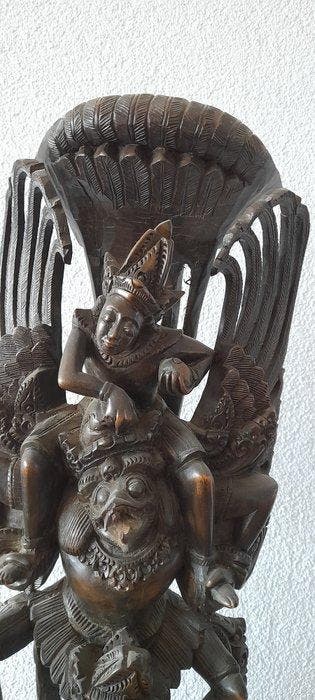 Antiek Balinees Houtsnijwerk: Vishnu op Garuda (ca. 1940) -, Antiek en Kunst