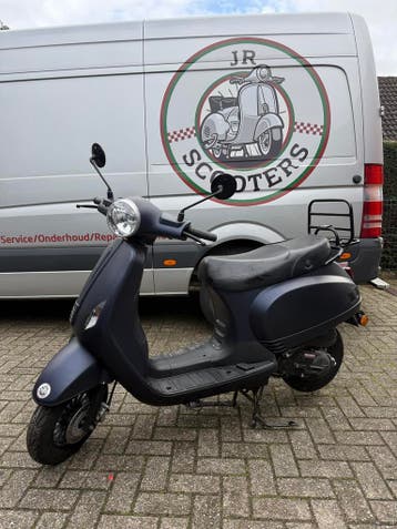 ScooterA-klasse (Geen Rijbewijs Nodig!), Vélos & Vélomoteurs