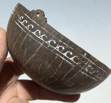 Rare bol en noix de coco des années 1950, Côte Waropen, Baie