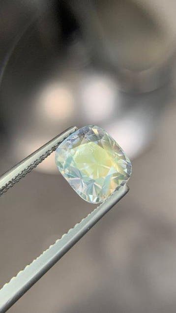 1 pcs Incolore, Multicolore Pierre de lune - 3.05 ct -