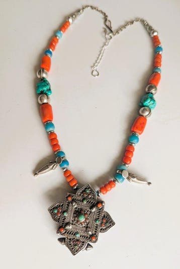Argent, Corail, turquoise, verre - Collier avec pendentif -, Antiquités & Art