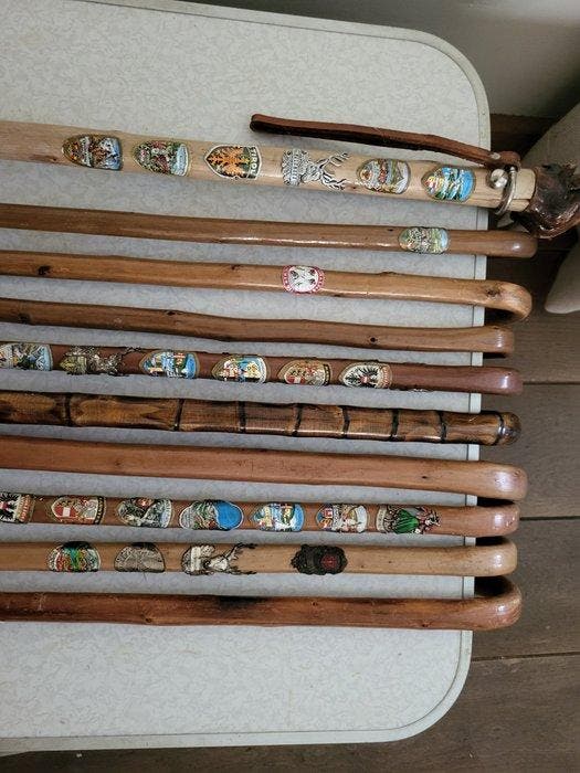 Canne de marche (10) - bois et métal - petits panneaux de, Antiquités & Art, Curiosités & Brocante