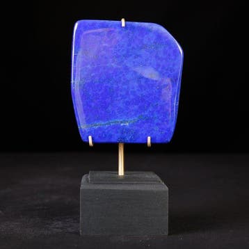 Lapis Lazuli plaat op decoratieve messing voet - Hoogte: 147