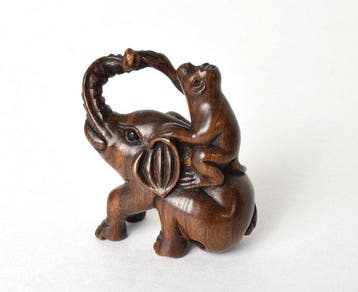 Netsuke japonais en bois, ancien et fin - Singe chevauchant, Antiquités & Art
