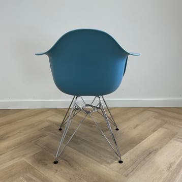 Vitra  Eames DAR design kuipstoel, licht blauw - chroom, Maison & Meubles