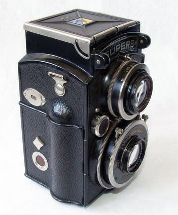 Voigtländer Superb Twin lens reflex camera (TLR)