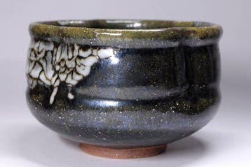 Masterpiece Karatsu Ware Hebikawara Tea Bowl by 7th Szan, Antiek en Kunst