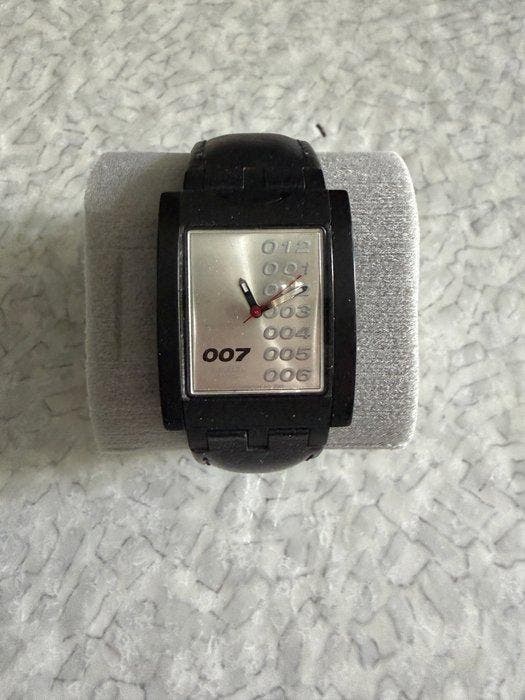 James Bond 007 - Swatch Turn Over 007 Die Another Day, Collections, Cinéma & Télévision