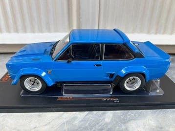 IXO 1:18 - Modelauto - Fiat 131 Abarth (1980), Nieuw