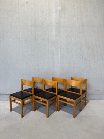 Zitgroep - hard hout - Een set van zes stoelen