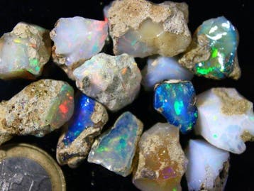 Geen reserve - Ct. 90,80 Topkleur Ethiopische opaal - Ruwe