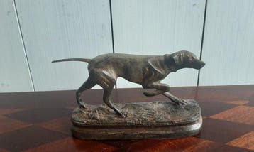 P. Chenet - Figure - Jachthond - Bronze, Antiek en Kunst