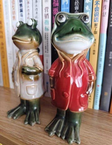 Beeldje - Pair of frog figurines in coats (2) - Keramiek,