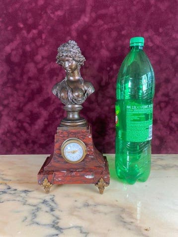 Figurale pendule Napoleon III brons met rouge Griotte marmer