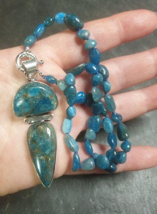 Neon Blue Apatite - Halsketting, Collections, Minéraux & Fossiles