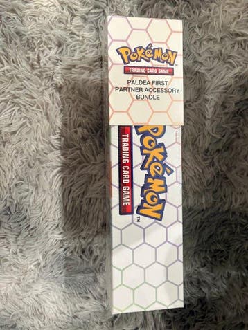 Pokémon - 2 Box - 2x Paldea First Partner Accessory Bundle -, Hobby en Vrije tijd, Nieuw