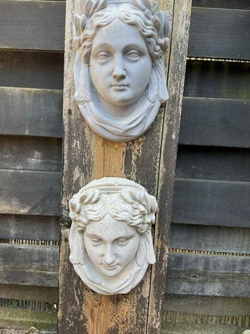 Hoofd van een figuur (2) - Steen