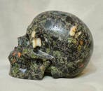 Realistische uitgehouwen schedel Hand en Cristal de Plumita, Verzamelen, Mineralen en Fossielen