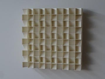 Hans Meeuwsen - Reliëf, 2026 - 59 wit minimalistisch, Antiek en Kunst
