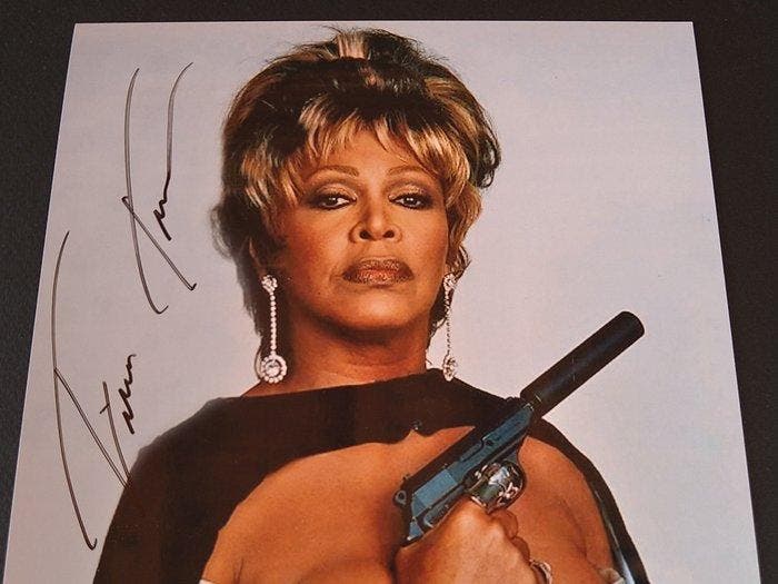 James Bond 007: GoldenEye - Signed by Tina Turner (+) -, Collections, Cinéma & Télévision