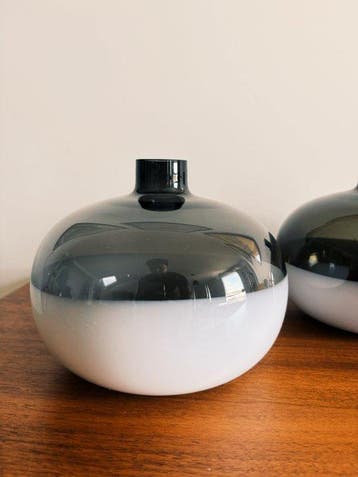 IKEA - Vaas (2) - Opaline glas - Met de hand geblazen, Antiek en Kunst