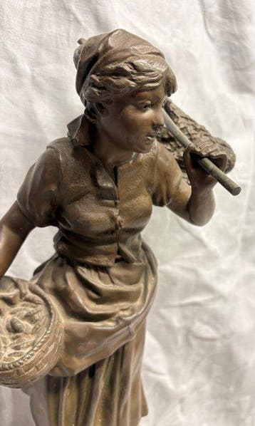Statue, Pêcheuse au filet - 48 cm - Régule