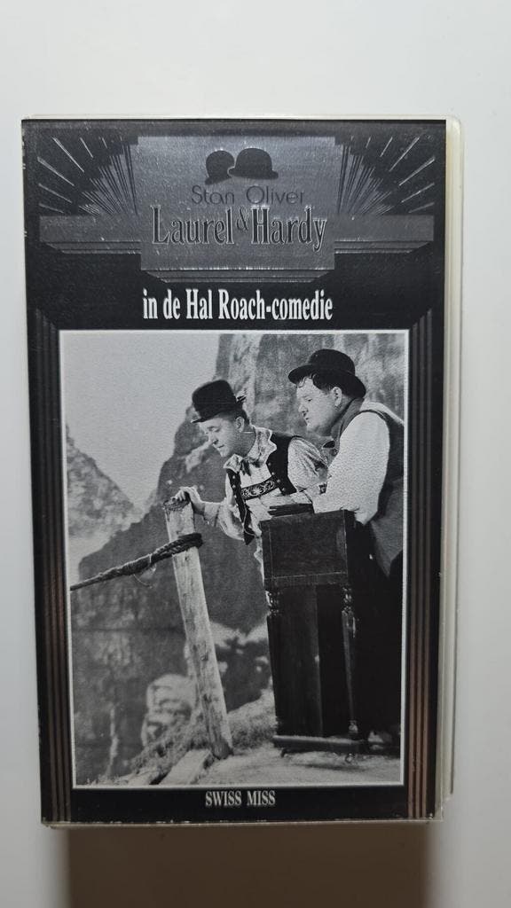 LAUREL & HARDY IN DE HAL ROACH-COMEDIES SWISS MISS (VHS), Cd's en Dvd's, VHS | Film, Gebruikt