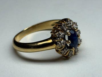 Ring - 18 karaat Geel goud - 0.82ct. tw. Saffier - Diamant, Nieuw
