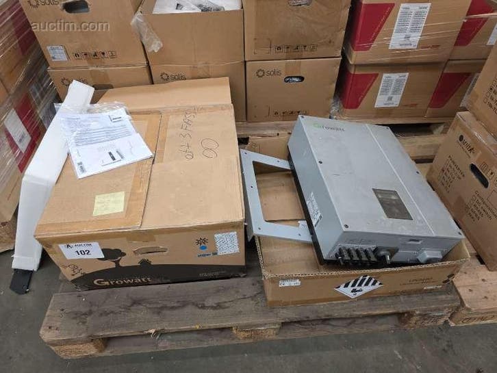 Omvormers (2x) Growatt, Doe-het-zelf en Bouw, Zonnepanelen en Toebehoren, Ophalen